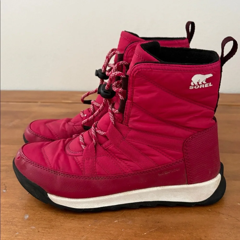 Sorel Whitney ll Quilted Snow Boots Size 4